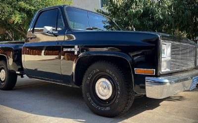 1984 Chevrolet C10 Stepside Shortbed Custom Deluxe