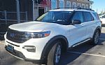 2022 Explorer XLT Thumbnail 4
