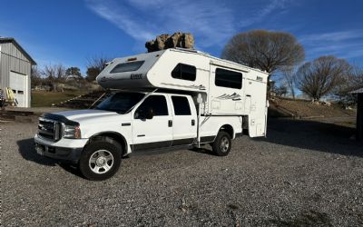 2004 Lance 1161 Cab Over Camper Mounted On A 2005 Ford F350 Lariat 
