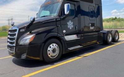 Photo of a 2022 Freightliner Cascadia Sleeper Semi Truck for sale