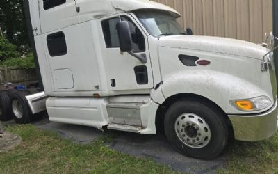 2005 Peterbilt 387 Sleeper Semi Truck