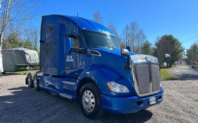 Photo of a 2019 Kenworth T680 Sleeper Semi Truck for sale