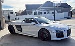 2017 R8 5.2 quattro V10 Spyder Thumbnail 2