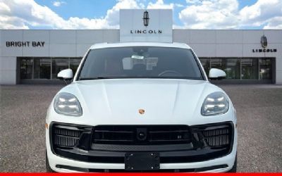 Photo of a 2023 Porsche Macan SUV for sale