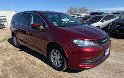 2020 Chrysler Voyager 