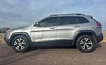 2015 Cherokee Trailhawk Thumbnail 3