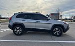 2015 Cherokee Trailhawk Thumbnail 4