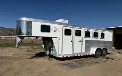 Photo of a 2002 Sooner Revolution 4 Horse for sale