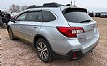 2019 Outback Thumbnail 2