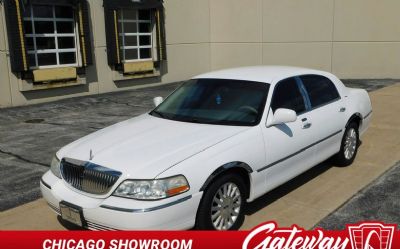 Photo of a 2003 Lincoln Town Car for sale