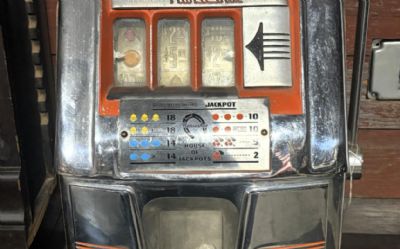 Photo of a Horseshoe Slot Machine for sale