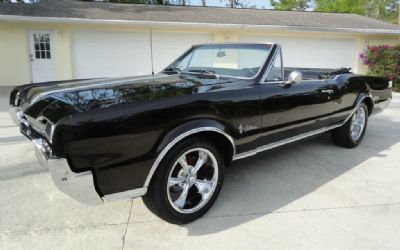 Photo of a 1967 Oldsmobile Cutlass Supreme Convertible for sale