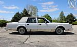 1988 Town Car Signature Thumbnail 17