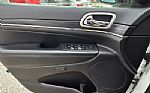 2020 Grand Cherokee Thumbnail 17