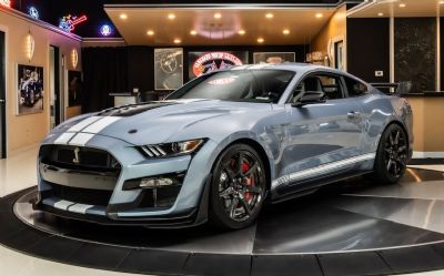 2022 Ford Mustang Shelby GT500 Carbon FI 2022 Ford Mustang Shelby GT500 Carbon Fiber Track Pack Heritage Edition