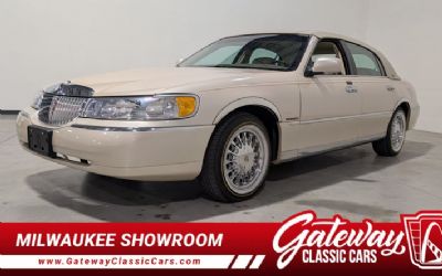 Photo of a 2001 Lincoln Town Car Cartier Edition for sale