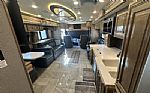 2019 Discovery LXE 40M Thumbnail 14