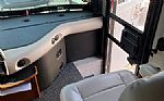 2018 Discovery 38F Thumbnail 18