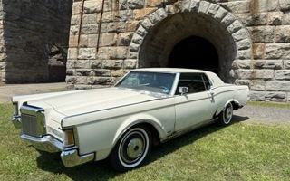 Photo of a 1971 Mercury Lincoln Mark III for sale