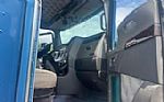 2013 T660 Thumbnail 24