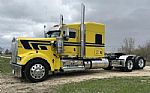 2021 W900 Thumbnail 1