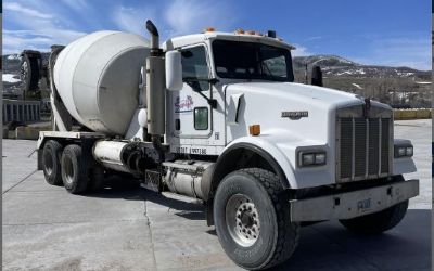 Photo of a 2004 Kenworth W900 Concrete Mixer Truck for sale