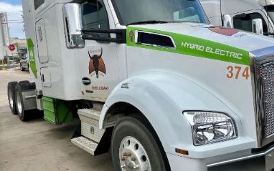 Photo of a 2022 Kenworth T880 Sleeper Trucks for sale