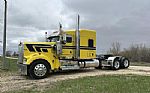 2021 W900L Thumbnail 1
