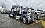 2017 W900L Thumbnail 1
