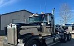 2020 W900 Thumbnail 2