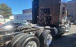 2015 T680 Thumbnail 4