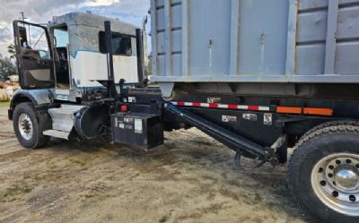Photo of a 2016 Kenworth T800 Day Cab Trucks for sale