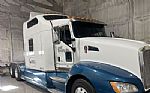 2010 T660 Thumbnail 1