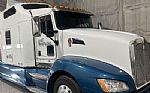 2010 T660 Thumbnail 4