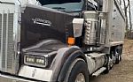 2018 W900 Thumbnail 2