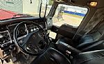 2019 W900 Thumbnail 11