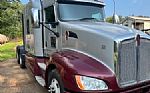 2012 T660 Thumbnail 4
