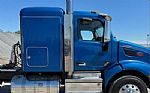 2019 579 Sleeper Thumbnail 5