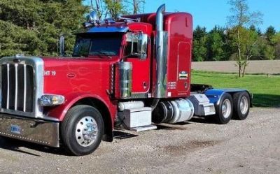 Photo of a 2019 Peterbilt 389 Sleeper Sleeper Trucks for sale