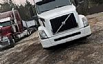 2017 VNL62T630 Thumbnail 4