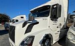 2017 VNL62T630 Thumbnail 3