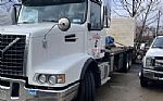 2019 VHD84B300 Thumbnail 1