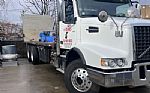 2019 VHD84B300 Thumbnail 2