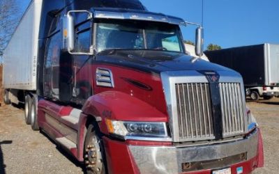 2016 Western Star 5700XE Sleeper Trucks