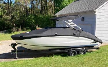 Photo of a 2024 Yamaha 252SD Boat for sale