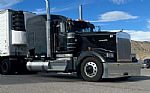 2023 W900 Thumbnail 3