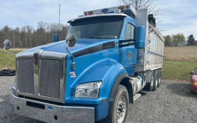 Photo of a 2018 Kenworth T880 Dump Truck for sale