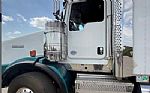 2019 T800 Thumbnail 4