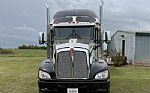 2014 T660 Thumbnail 4