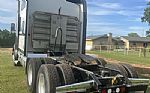 2014 T660 Thumbnail 5